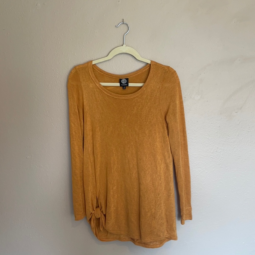 Mustard colored top!